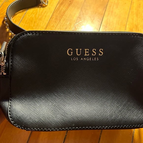 BRAND NEW 🖤 GUESS Crossbody Bag - Picture 2 of 3